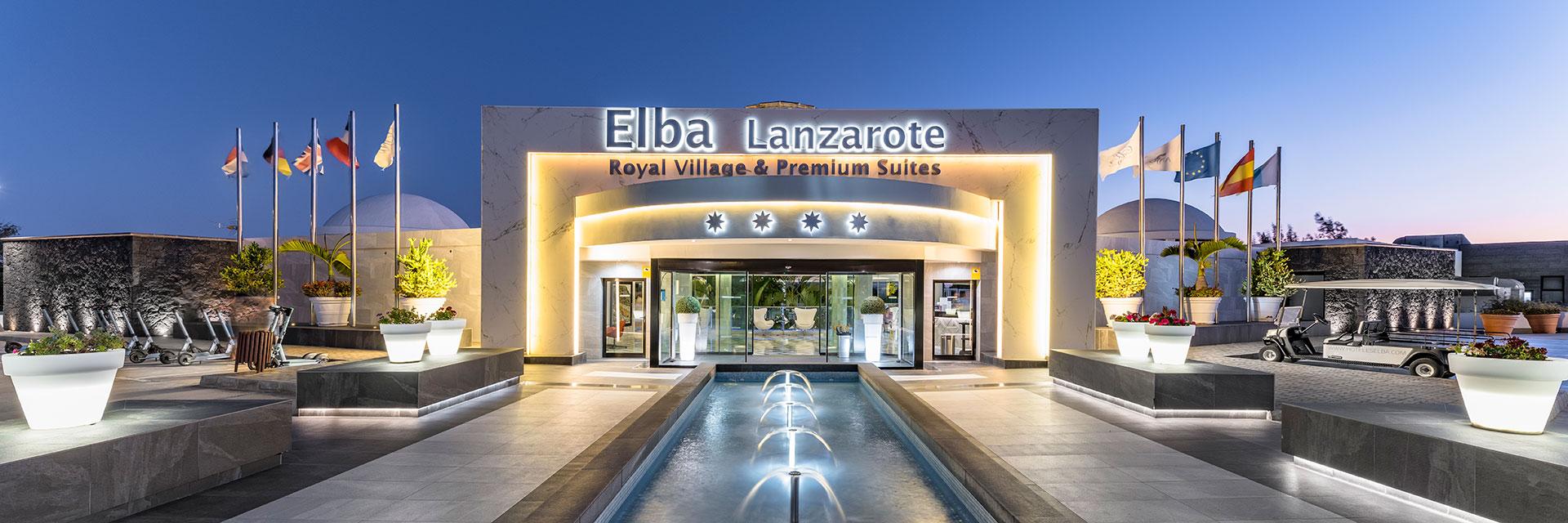 Entrada al hotel nocturna, Elba Lanzarote Royal Village & Premium Suites